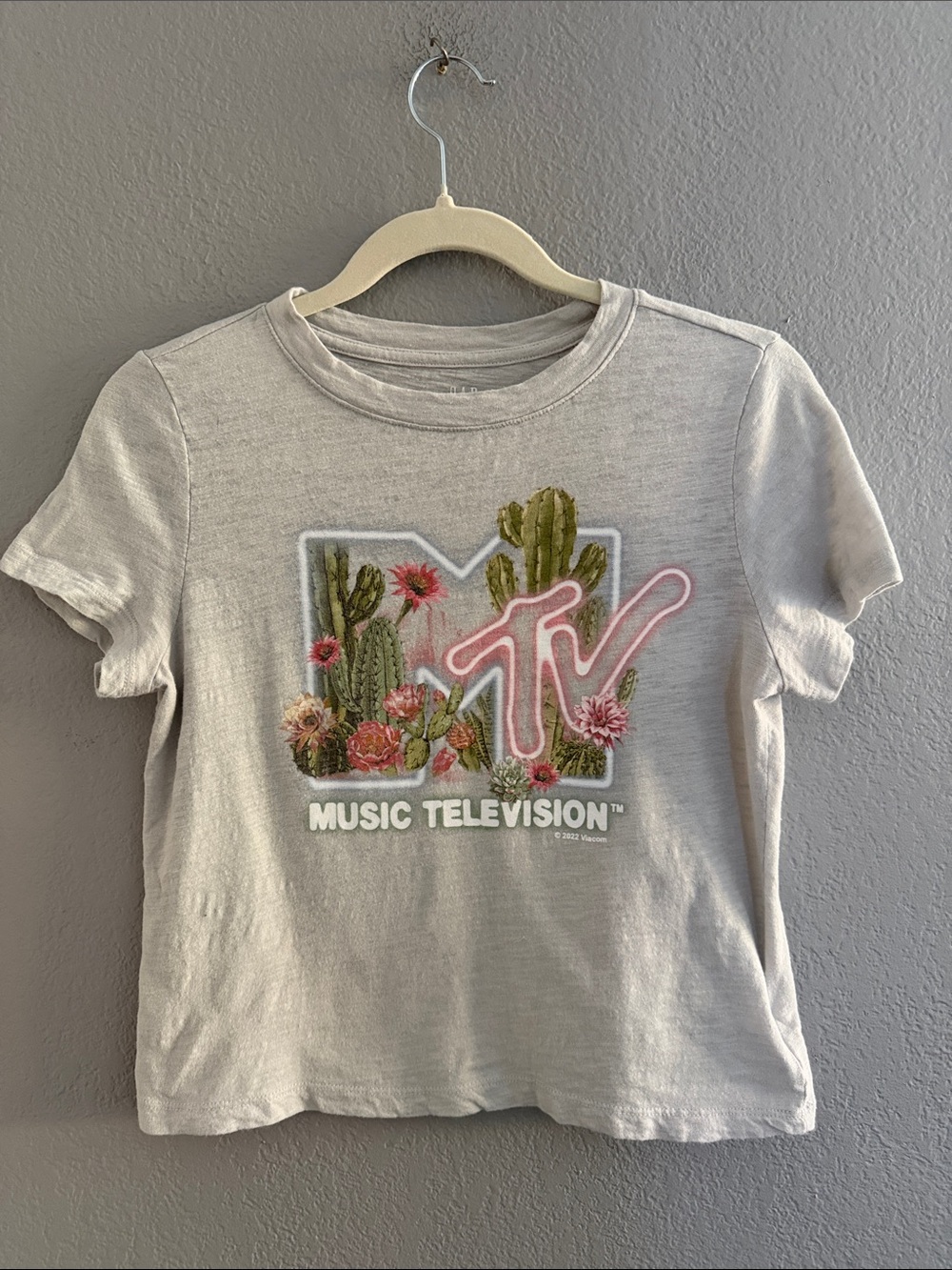 GAP Cropped Gray Forever Soft MTV Music Television Cactus Tee Size XS